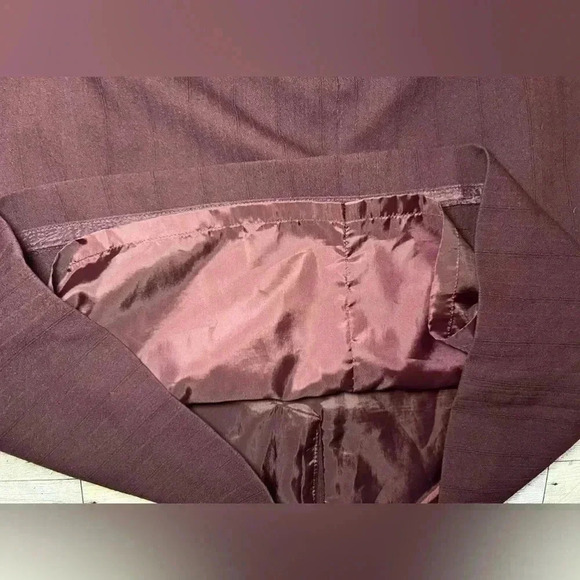 Apostrophe Pencil Skirt - Picture 5 of 7